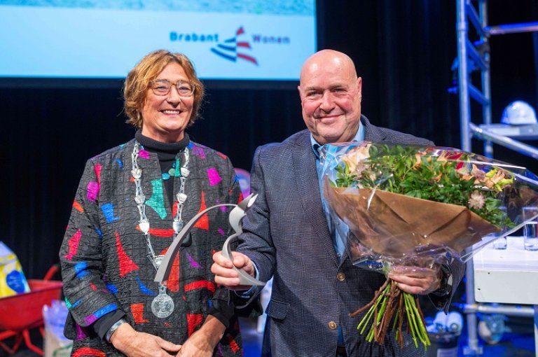 Osje van Verdienste voor Harrie Windmüller