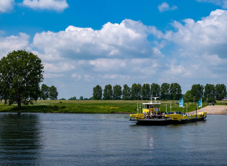 Ondersteun onze toeristische fiets- en voetveertjes